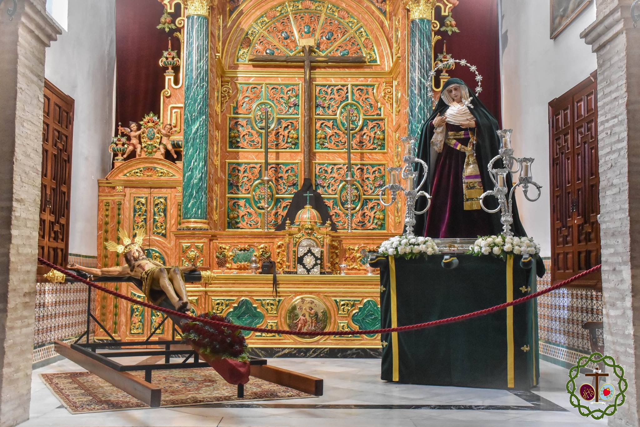 Altar e imágenes de los Titulares de la Hermandad.