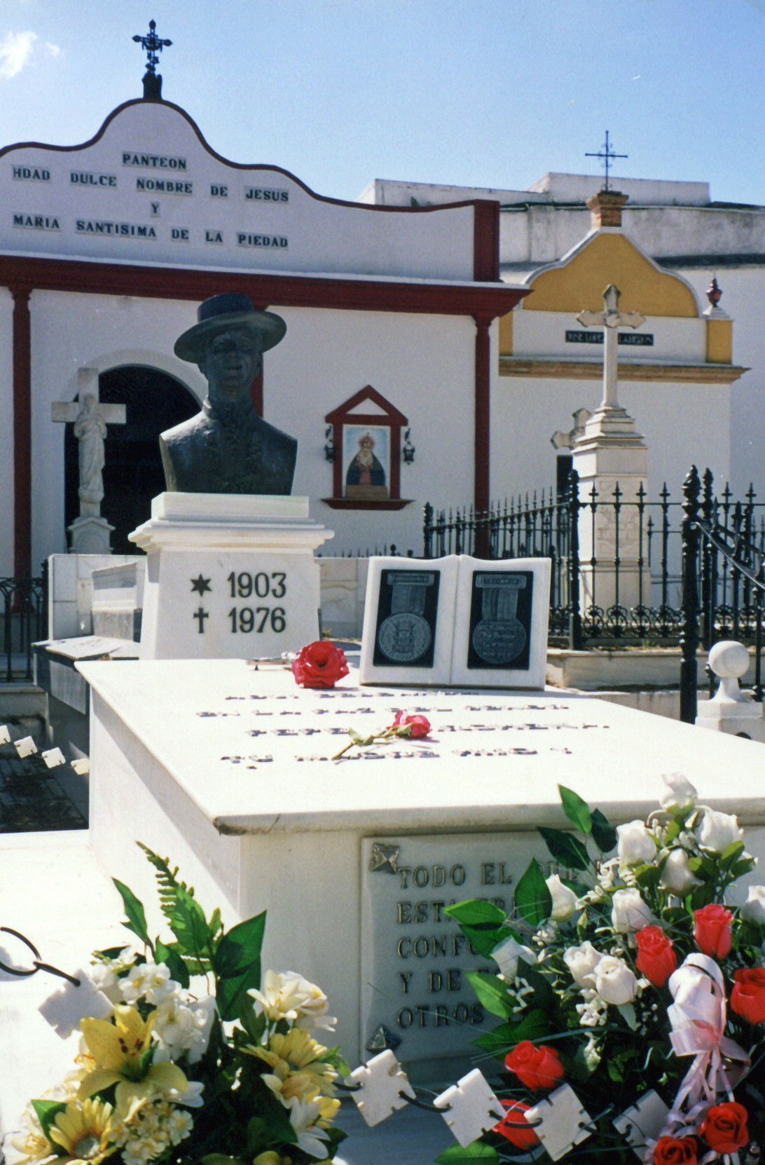 Panteón- mausoleo donde descansan los restos de Pepe Marchena