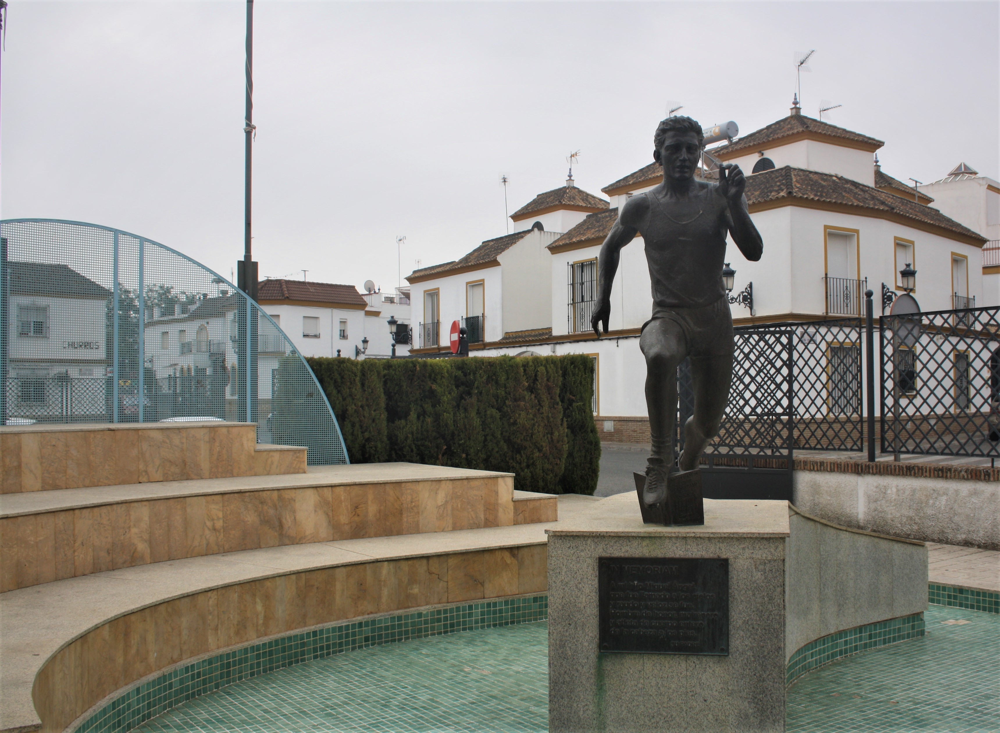 Monumento Miguel Ángel Gómez Campuzano