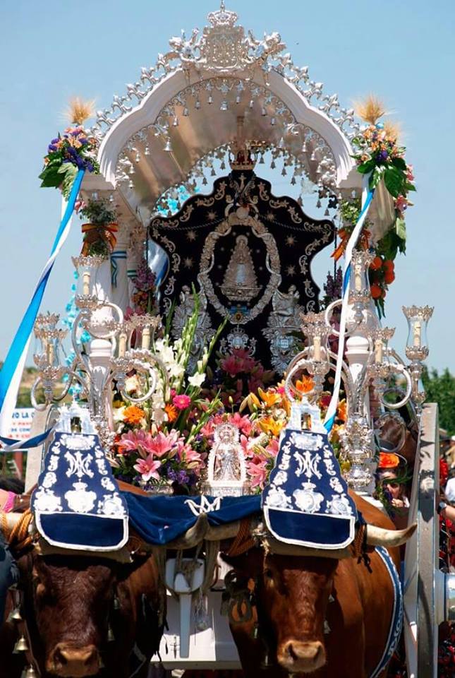 Simpecado de la Hermandad.